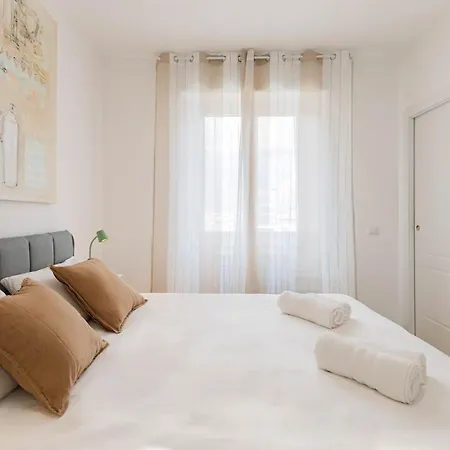 Appartamento Wonderful In Design District - 2 Bedroom Milano